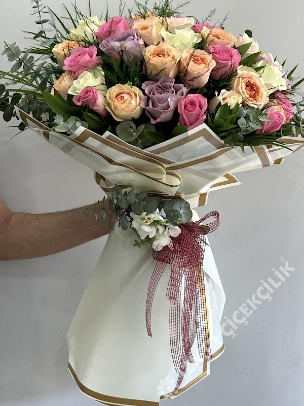 Renkli İthal 41 Gül Buketi